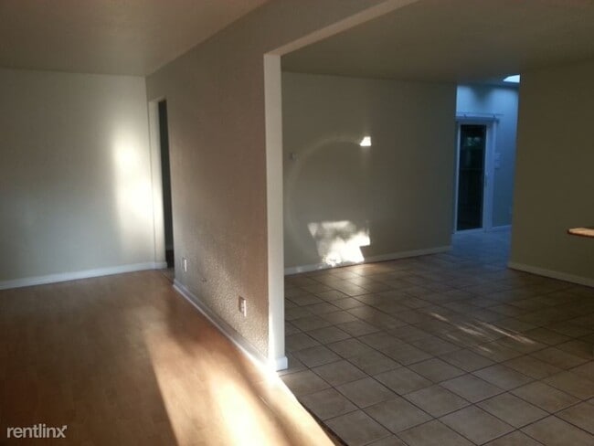 Building Photo - 2 br, 2 bath House - 8120 SE 162nd Ave