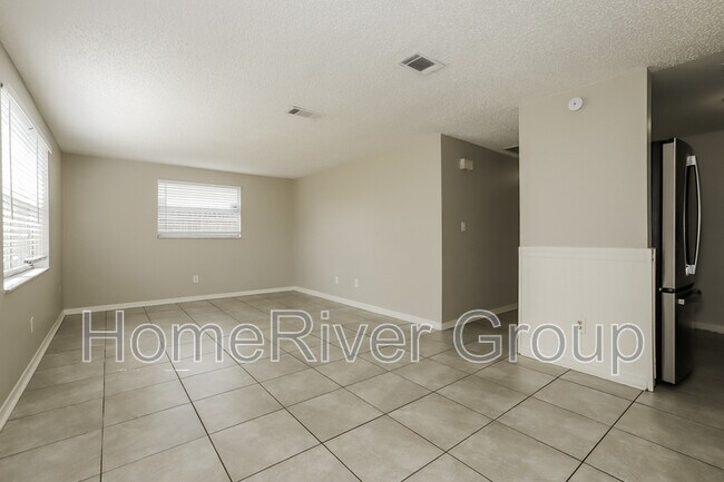 Foto del edificio - 7128 65th St N