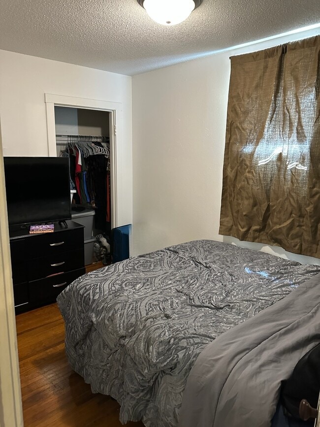 Foto del edificio - 124 N Main St