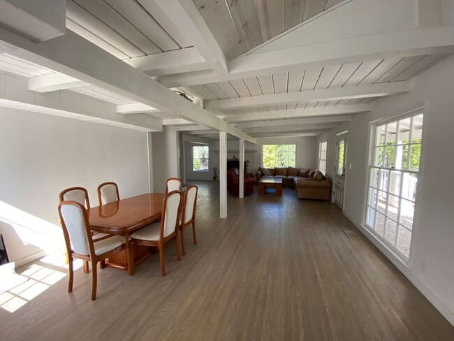 Foto del edificio - 19 Buckskin Ln