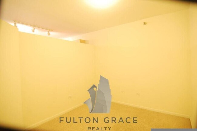 Building Photo - 1 bedroom in Chicago IL 60605