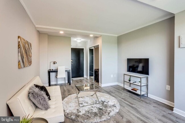 Building Photo - 1021 Arlington Blvd