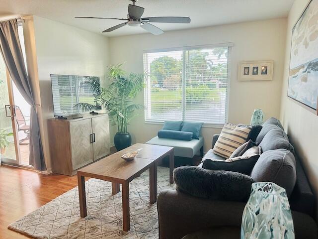 Foto del edificio - 402 Villa Cir