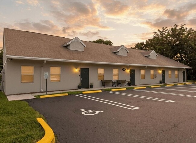 Foto del edificio - 5213 Wallis Rd