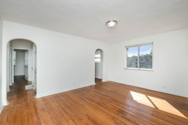 Building Photo - 1410 Marlow Ave