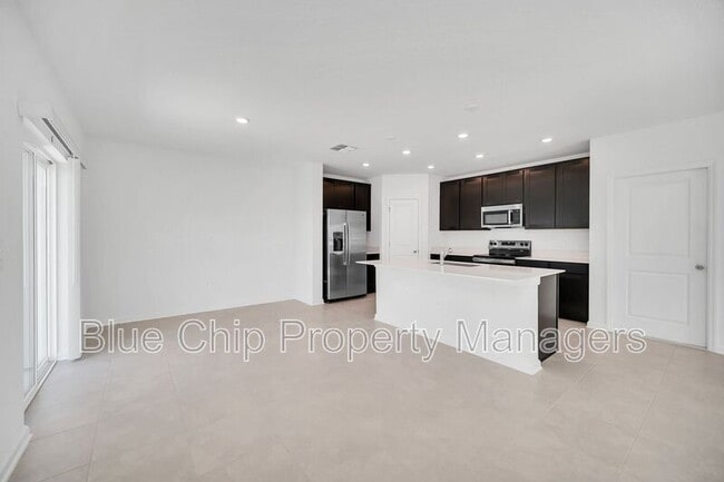 Building Photo - 2209 Aquifer Ln