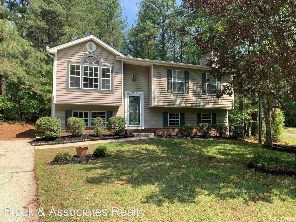 Primary Photo - 5 br, 3 bath House - 5919 Hadrian Drive