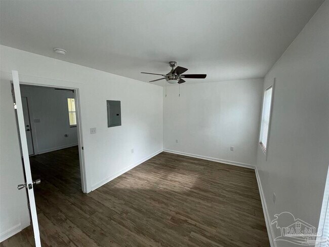 Building Photo - 107 Holmes Dr