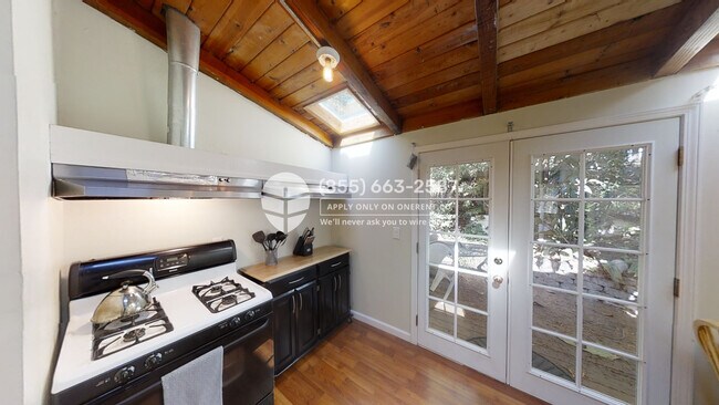 Building Photo - 5728 Moraga Ave