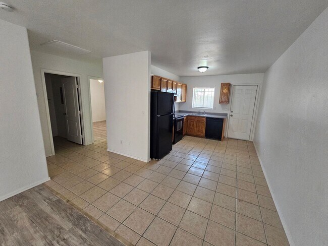 Foto del edificio - MOVE IN SPECIALS  EARLY ENTRY INTERESTED?????