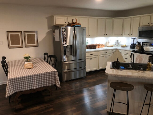 Foto del edificio - 140 Landon Ln