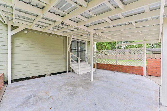 Building Photo - 5220 Krueger Dr