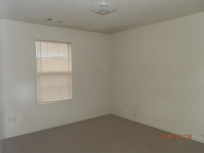 Building Photo - 1004 N 35th St