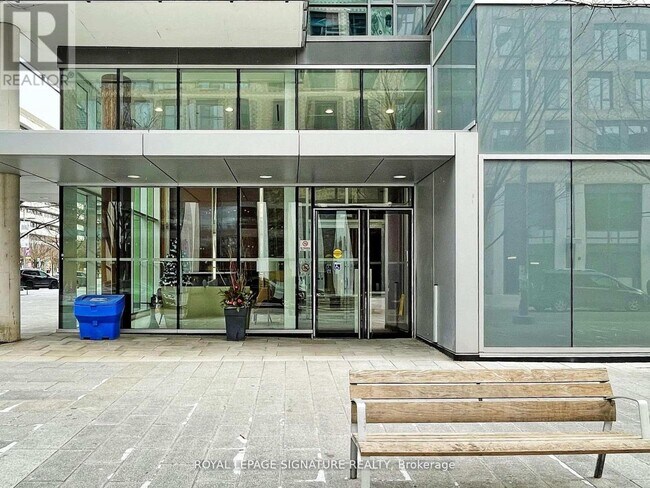 Photo du bâtiment - 455 Front St E