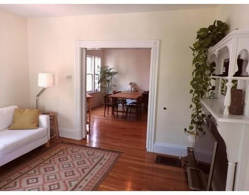 Foto del edificio - 81 Benton Rd