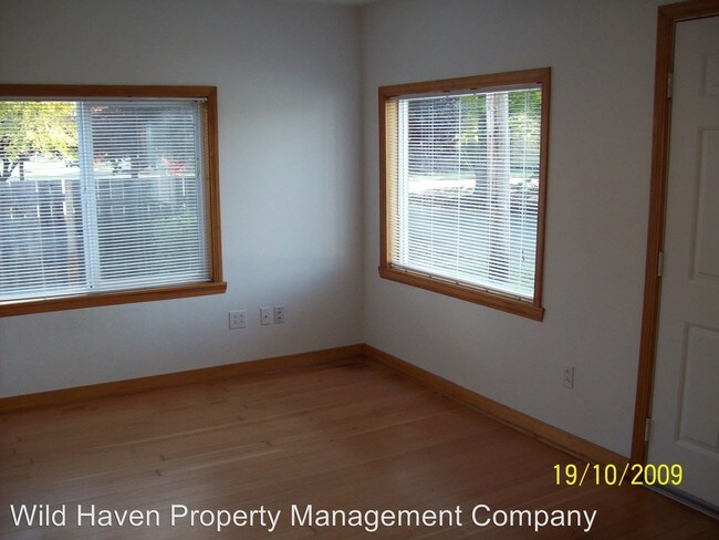 Building Photo - 2 br, 1 bath House - 217 NE 11th St.