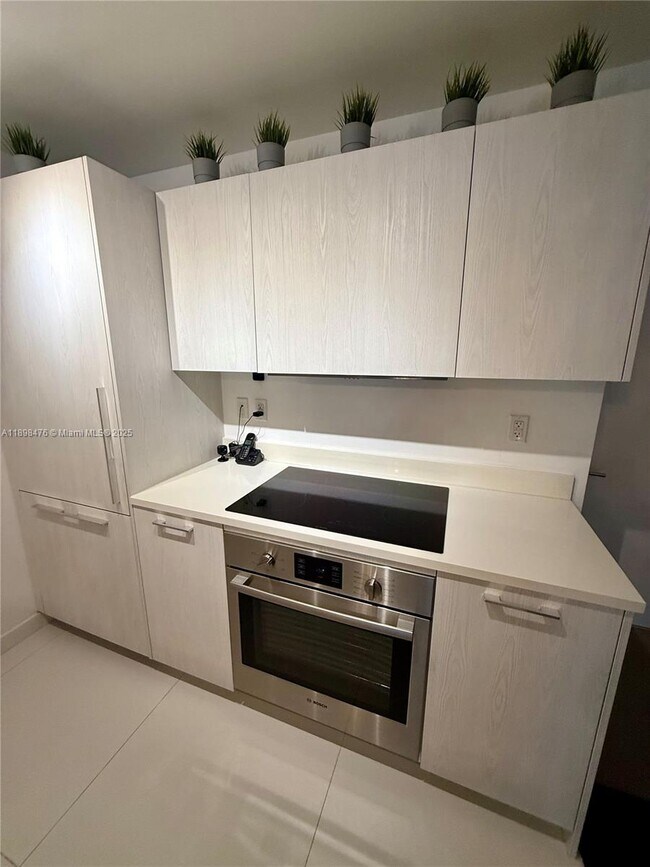 Foto del edificio - 501 NE 31st St