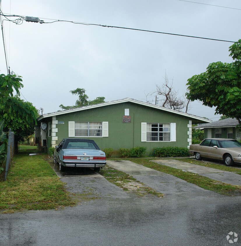 Building Photo - 201-205 NW 17th St