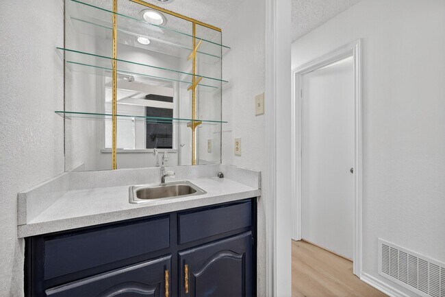 Foto del edificio - 4018 St Christopher Ln