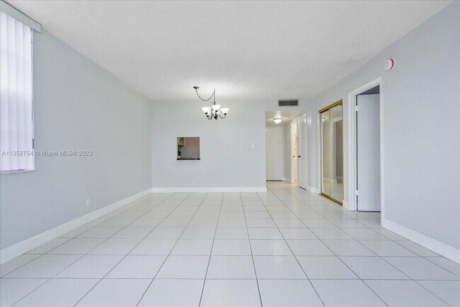 Foto del edificio - 16740 NE 9th Ave