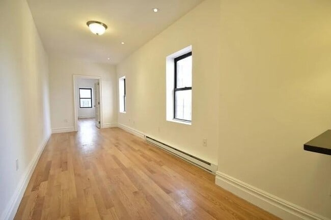Building Photo - 2 bedroom in New York NY 10019