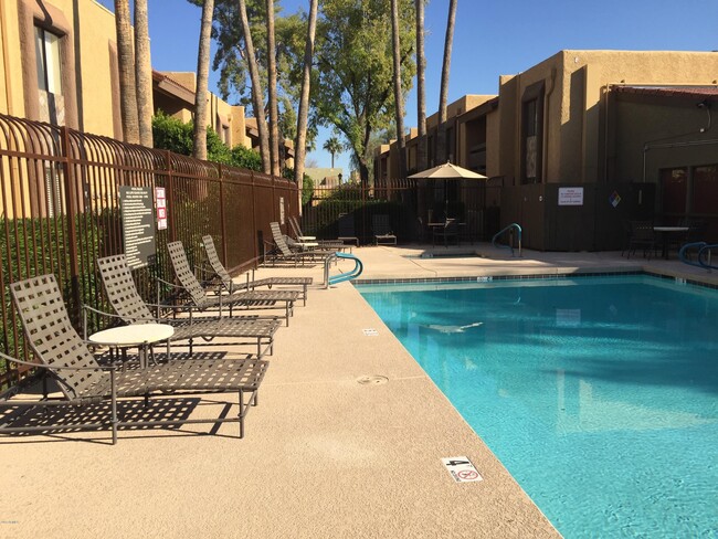 Building Photo - 8500 E Indian School Rd