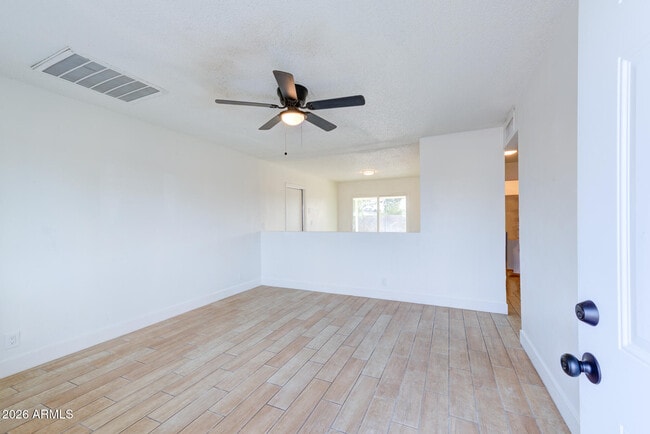 Foto del edificio - 157 W Juniper St