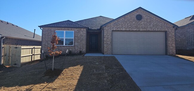 Foto del edificio - New 4 bedroom 2 bath home in Edmond schools