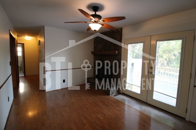 Foto del edificio - Charming 3-Bedroom Home in Branson – Great...