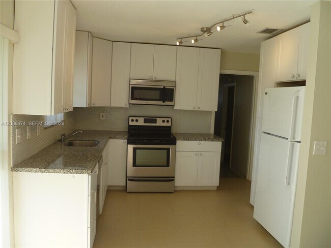 Foto del edificio - 6580 Grant St