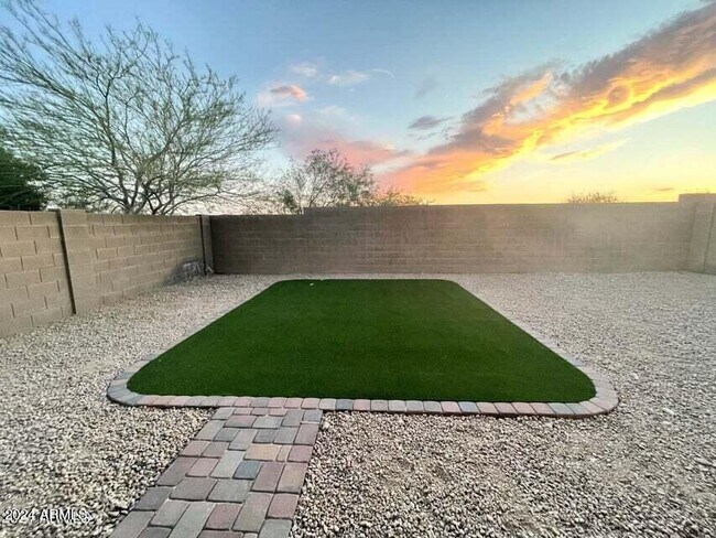 Foto del edificio - 41120 N Hudson Trail