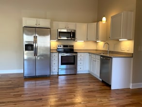 Building Photo - 106 S Anderson St