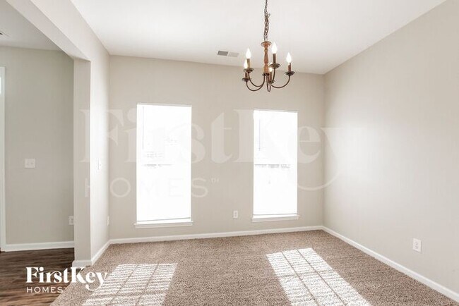 Building Photo - 2022 Bridleside Dr