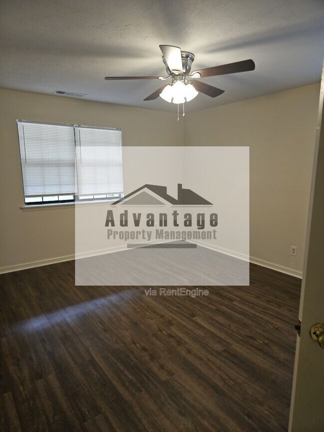 Foto del edificio - 1085 Eastview Rd NE