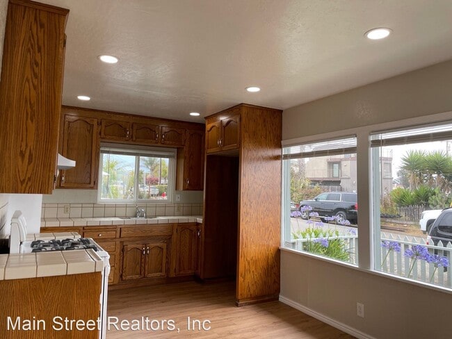 Building Photo - 3 br, 2 bath House - 2-3541 East Cliff Drive