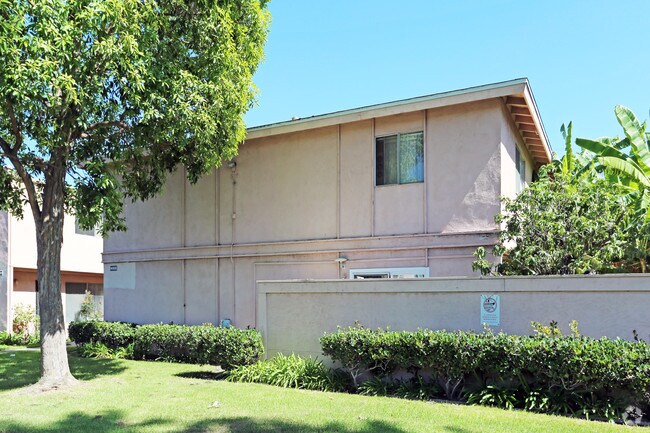 Foto del edificio - 14302 Village Way
