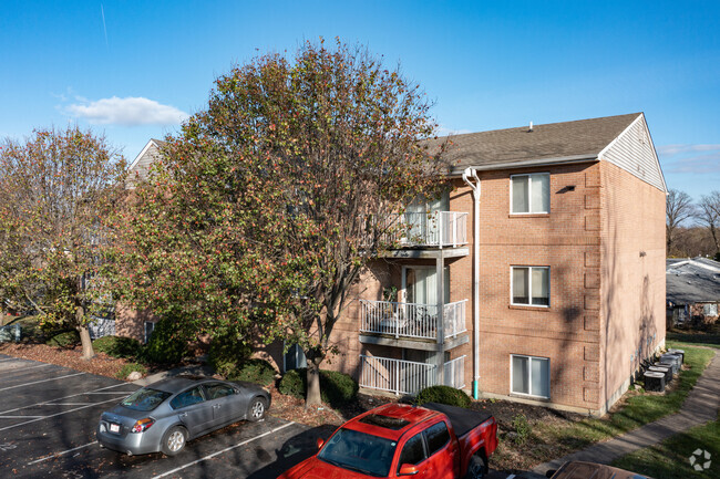 Building Photo - Green Of Forest Park Condominiums