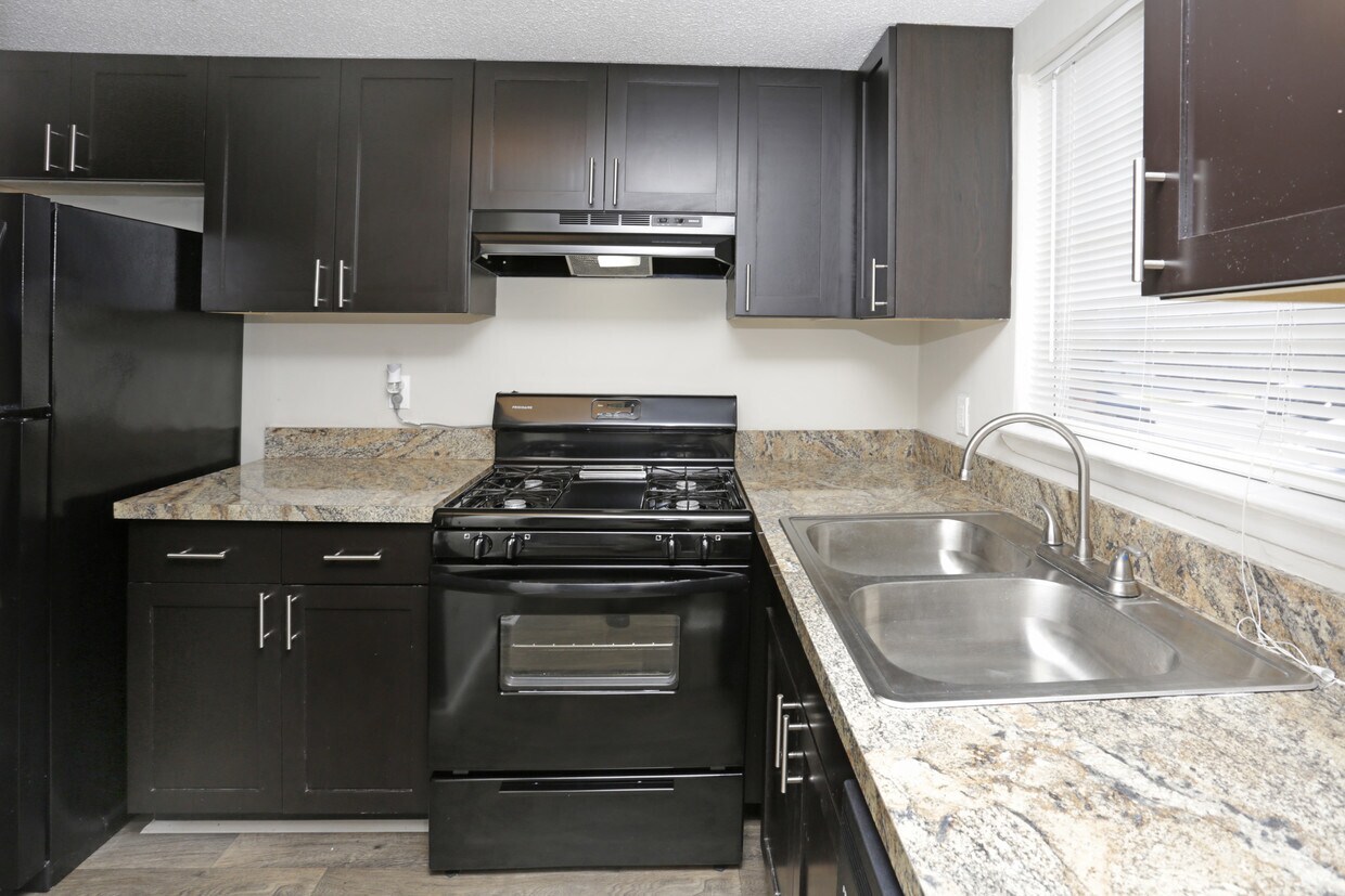 The Retreat at 5700 Apartments 5700 Altama Ave Brunswick, GA