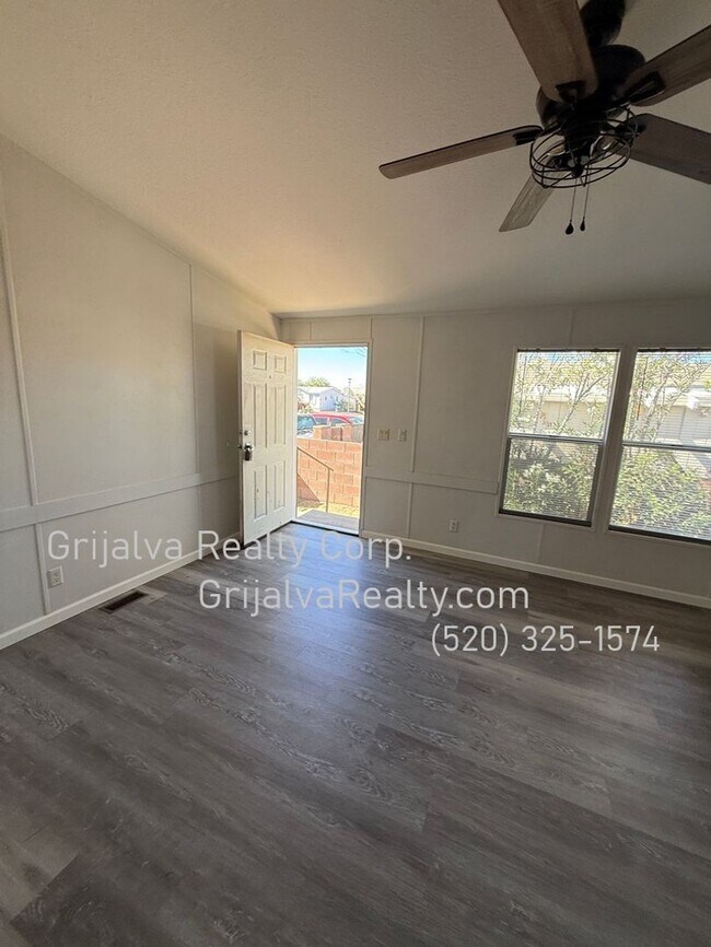 Foto del edificio - Beautiful 3 Bedroom Manufactured Home in a Gated Community  (I-10/Wilmot)