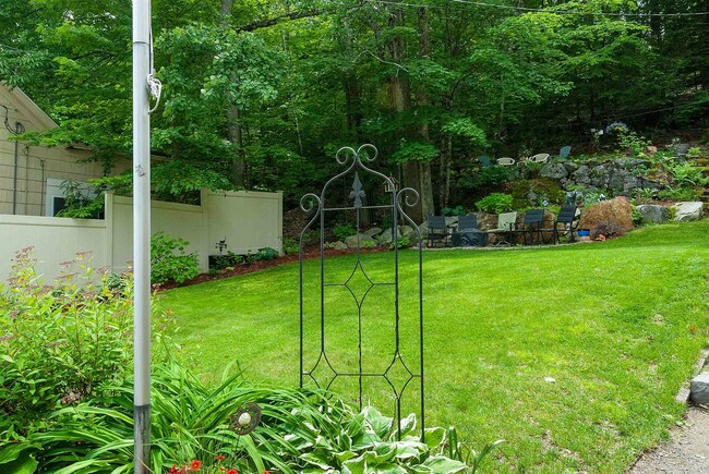 Foto del edificio - 47 Rand Hill Rd