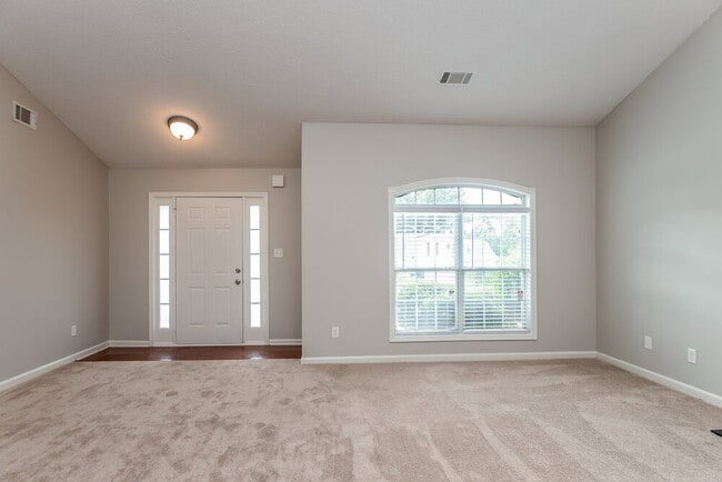 Building Photo - 318 The Gables Dr
