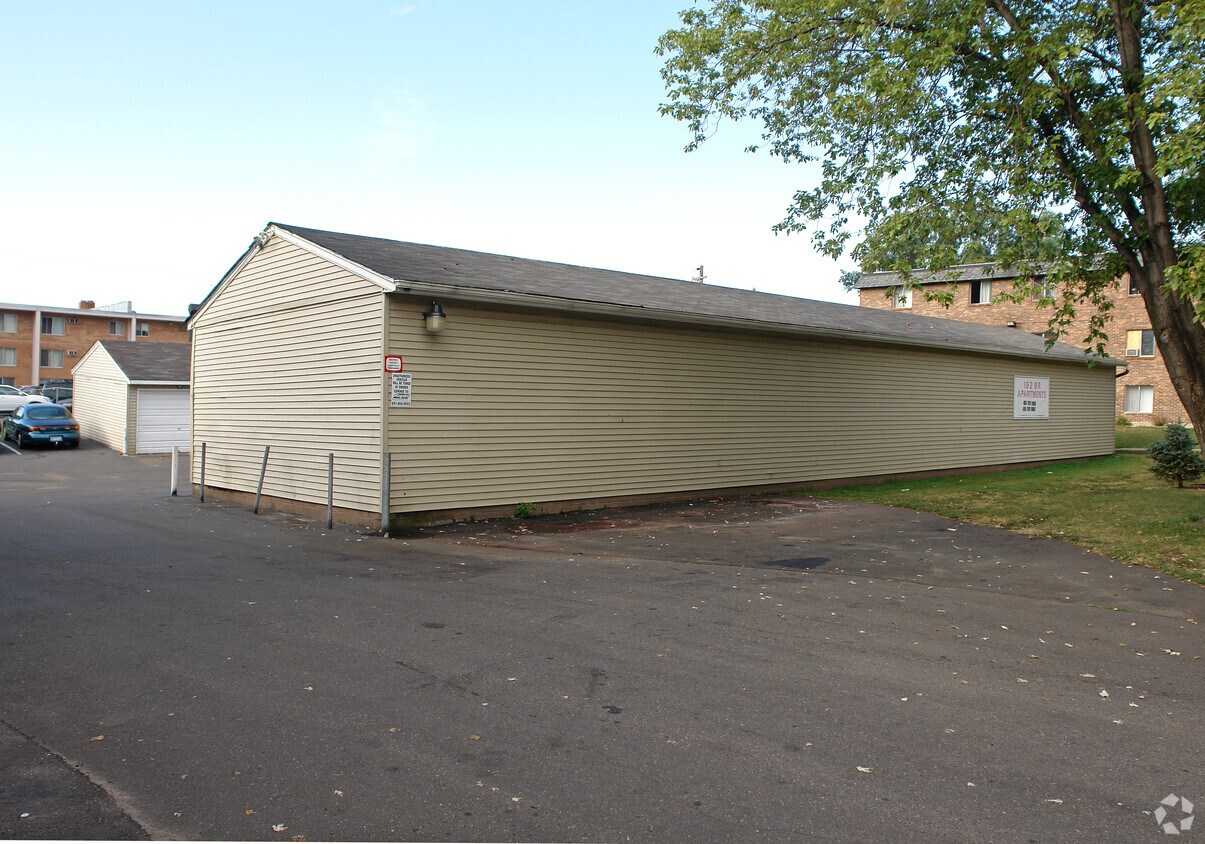 Building Photo - 306 Hoyt Ave E