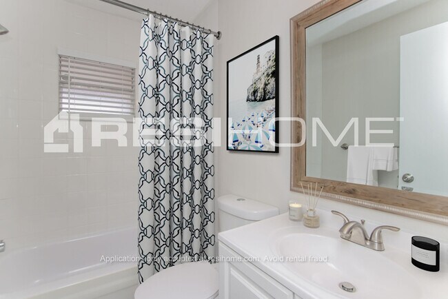 Foto del edificio - 2255 Pelham St Ne