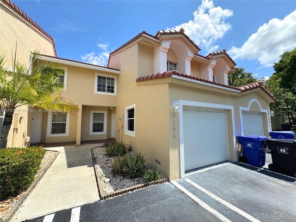Foto principal - 8135 Southgate Blvd