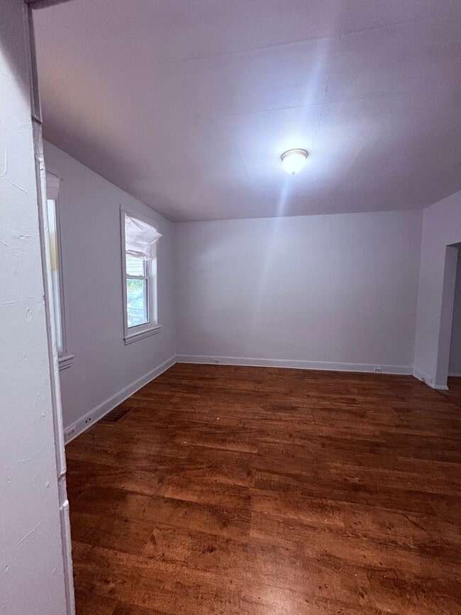 Foto del edificio - 3 Bedroom 1 Bath House, Garage, Fenced Yar...