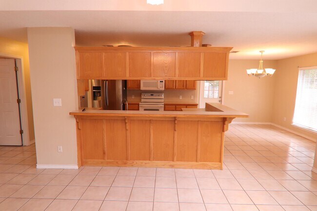 Building Photo - 221 W Chance Cutoff