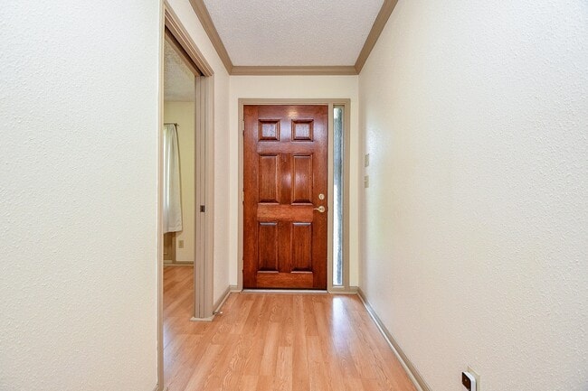 Foto del edificio - 6533 Bayou Glen Rd