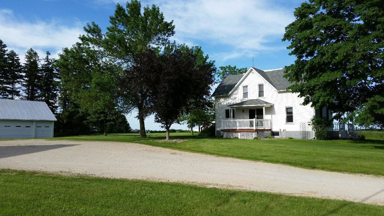 Primary Photo - 33635 160th St