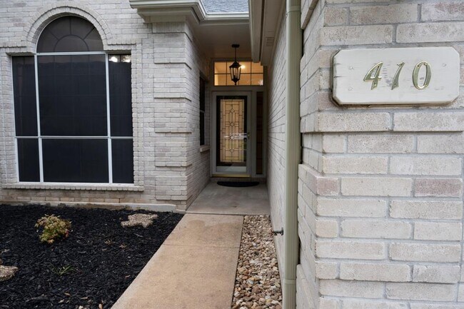 Building Photo - 410 Cripple Creek Rd