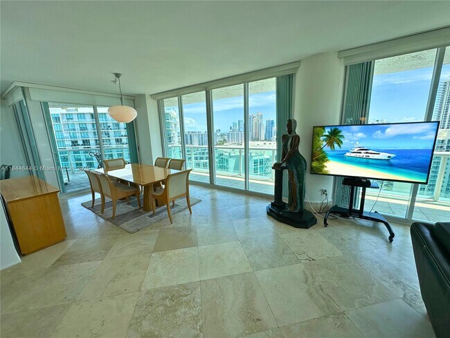 Foto del edificio - 16500 Collins Ave